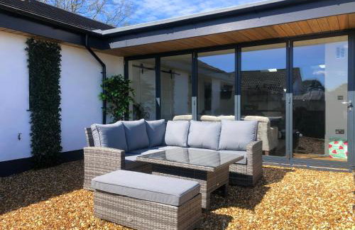 The Cuckoo's Retreat - Luxurious home with private garden & jacuzzi - Photo 18