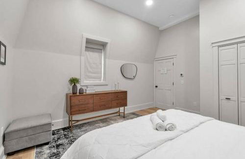 Carriage House Loft - King Bed and Garage Parking - Foto 11