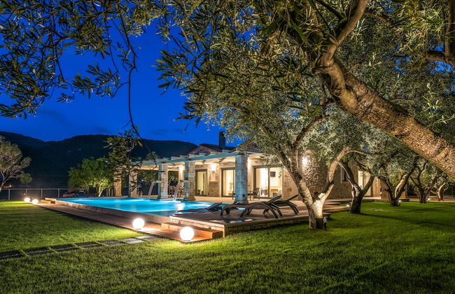Artina Luxury Villa - Photo 41