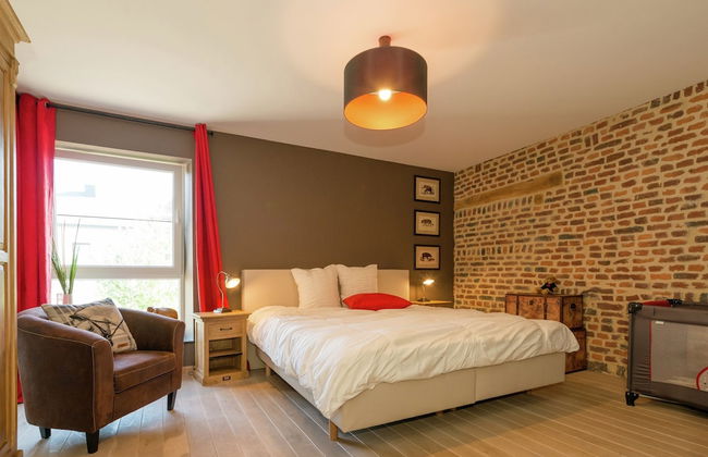 Magnificent Character Cottage with Spa Tub near Marche-en-Famenne - Photo 7