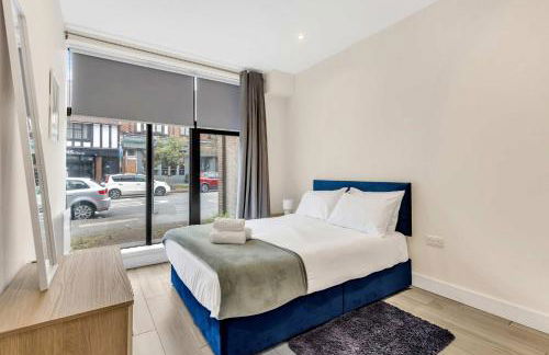 City Service Lets - New Cheam Village 2 Bed Apartment with Free Parking - Easy Transport Links to London - Foto 7