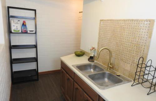 Miners Choice 3 Bedroom on Main St Bonus Rooms Sleeps up to 9 TV WIFI Piano - Foto 60