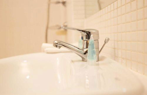 Muirhouse 2BR Apartment with Free Parking - Foto 15