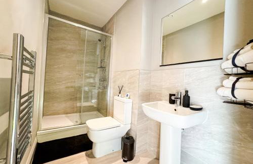 Prime Leeds- Spacious Cinema apartment - Foto 8