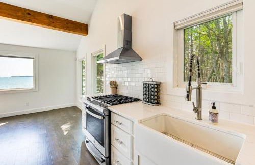 Waterfront Roque Bluffs Hideaway with Private Beach - Photo 9