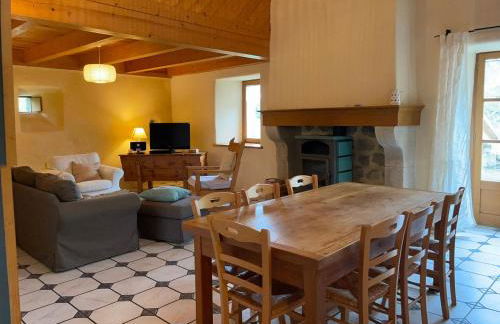 Charmante Maison en Granit Près de Tence - FR-1-582-134 - Foto 10