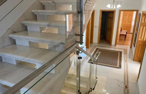 Luxury Seaside Villa with a classic Mediterranean Olive Garden, a fully equipped Professional Kitchen, Pool, Sauna, Padle Boards and Canoe - Miolin Beach House - Photo 40