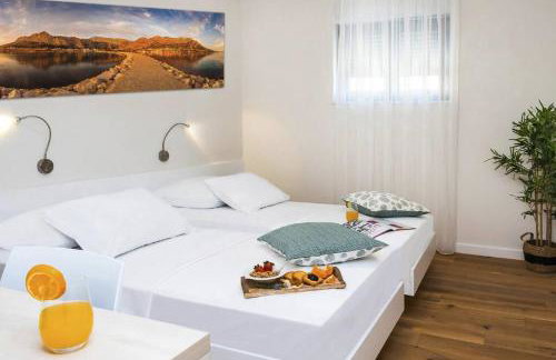 Villa Luxury Dream, Indoor Heated Pool, 7 persons, Sea Views, Omiš - Foto 34