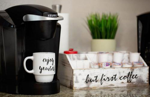 Pool! Games! Dogs! Space! - Foto 49