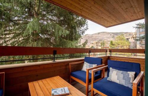 Updated 3BR, 3BA with Pool - Steps to Town - Foto 7