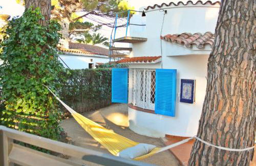 Superb Seafront Villa - Photo 7