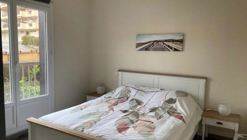 F3 lumineux avec terrasse, garage, clim et ascenseur à 500m du centre et 800m des thermes - FR-1-703-85 - Foto 4