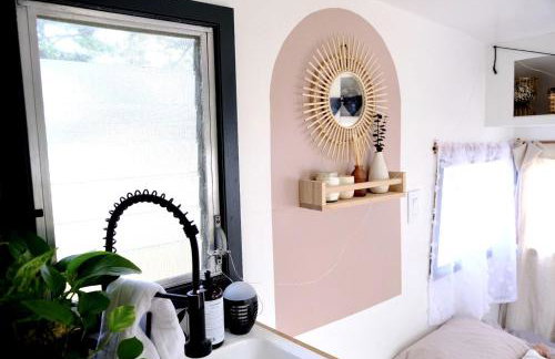 Vintage Shasta Camper for the best of NYC Glamping - Foto 5