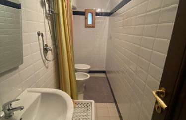 Casa Leonardo, a panoramic view of Cagliari with free car parking - Foto 18