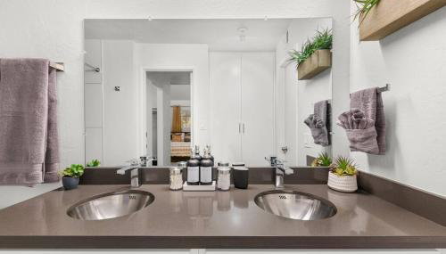 The Hidden Gem, King bed & Swimming Pool! - Foto 2