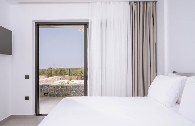 Villa Anassa - Luxurious 4-Bedroom Villa with Private Pool by Temma Villas - Photo 7