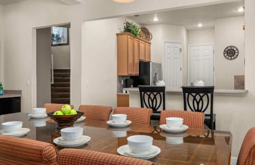 5BR home w private heated pool - Foto 20