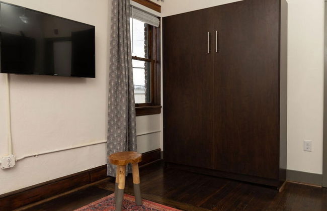 Luxury Multi-unit Historic Building Near Downtown - Photo 15