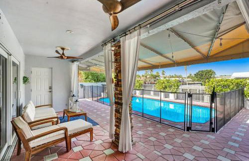 Luxe 4BR Waterfront w Htd Pool 5min to Beach - Foto 103