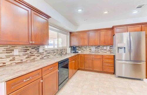 Arcade game room, 2 king beds, ev chargers - Foto 36