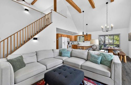 Bright Mountain Cabin with Game Room & Golf Course Views Near Hedgesville, West Virginia - Foto 10