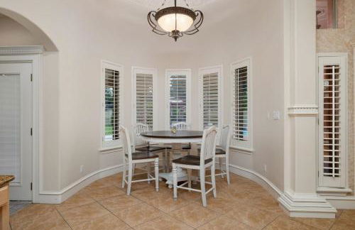 Valley Getaway! Pool House - Photo 15