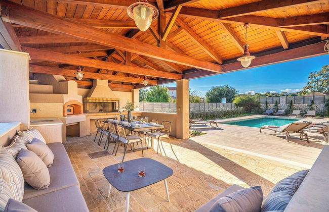 Classic Villa - Photo 9