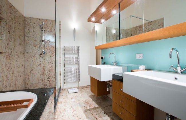 House With Pool, Garden and Wifi in Medieval Village, With Panoramic Views - Foto 7