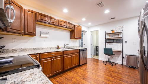 Cozy Bohemian 2 bed 1 Bath in Decatur - Foto 3, stove, dishwasher, pet friendly