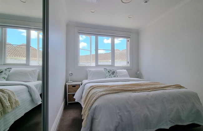 Cheerful 5 - Bedroom Home - Free Parking - Foto 7