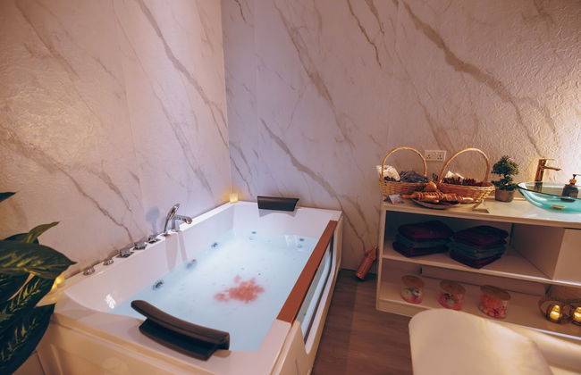 Loumage S Suites and Spa - Photo 38