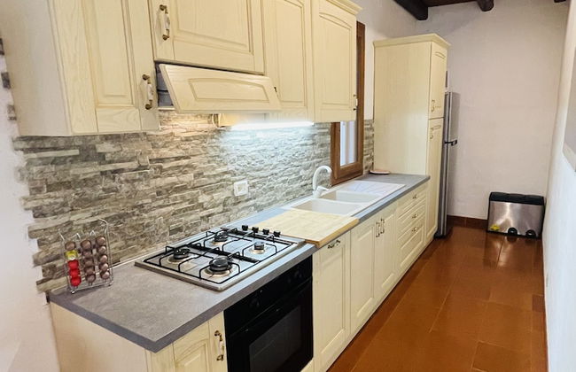 Quiet and Relaxing, Surrounded by Greenery a few Kilometers From the sea - Foto 18