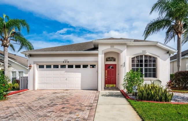 "southern Charm" 4 Bed & 2 Bath Private Pool Home 4 Bedroom Villa by RedAwning - Photo 1