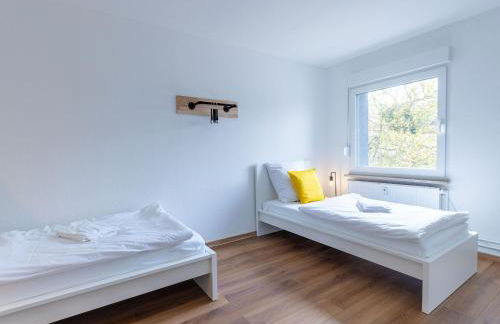 BudgetRoom 3 Schlafzimmer Workers Home - Photo 1