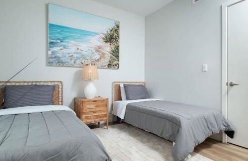 Lux 2BR w Gym Pool sleep 6 in Assembly Square - Photo 21