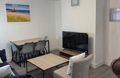 Bungalow - Sleeps 2 - Parking - Garden - Foto 5