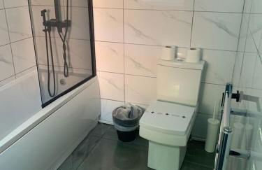 Tudors eSuites - 4 Bedroom Spacious House - #142R - Photo 5