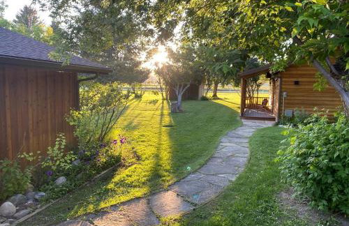 Charming Riverside Vacation Rental with Scenic Mountain Views near Ennis, Montana - Foto 24