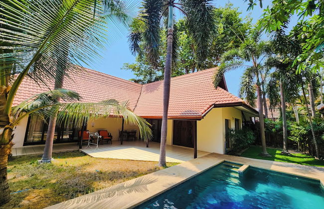 Villa Raya Private Pool Villas Resort - Photo 35