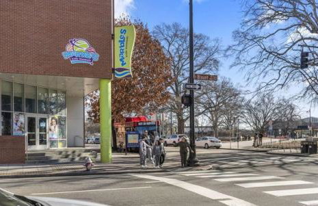 Luxe King Bed, Balcony, Garage in Downtown Raleigh - Foto 3