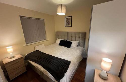 Big new house! 5BDR, sleeps 13, with parking - Foto 32