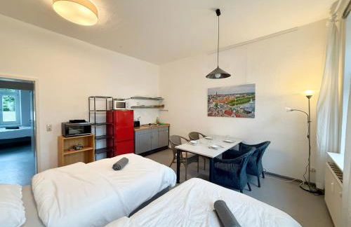 LIVA Stays Schwerin Zentrum - 4 Ferienwohnungen mit Küche und WLAN - Nähe Hauptbahnhof - Ideal für Familien & Monteure - Foto 27