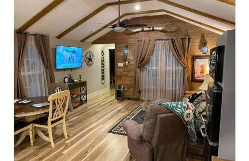 Stockyards-Walk 1 Block to StockYards-Cowboy Cabin - Photo 11