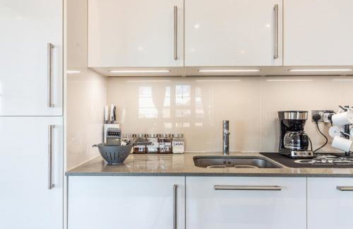 Stylish 2 bed Flat in London with River Thames views Access to boat rides into London-Near O2 Arena and Excel, Fast Wi-Fi, Free Parking, Excellent links Elizabeth and Southeastern Train Line - Foto 6