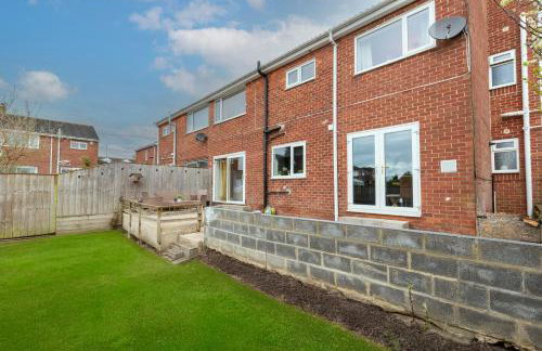 Stunning Bishop Auckland House with 5-bedrooms & 8 Beds Sleeps 12 with Free Parking by PureStay - Foto 75