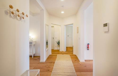 FLAIR Homes - Design Apartments with Smart-TV, Self Check-in & Free Parking - Photo 17