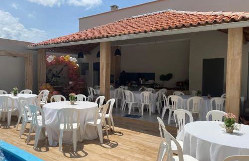 Casa ampla com área de lazer - Foto 1