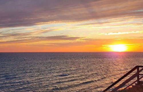 Relax on Lake Michigan at Reagan's Landing - Foto 18