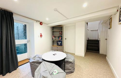 NEW Central Ryde Retreat, Melville Duplex, short walk to Beach Sleeps 6 - Foto 21