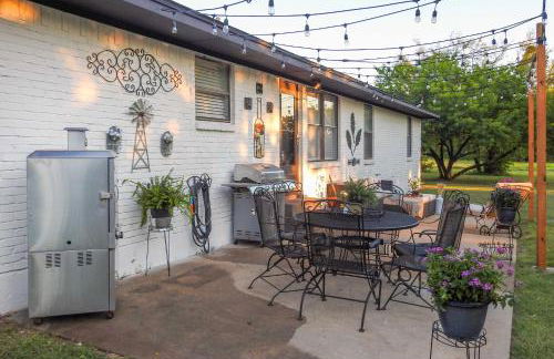 Home 4 Mi to Dtwn McKinney! Game Room and Fireplace - Foto 2